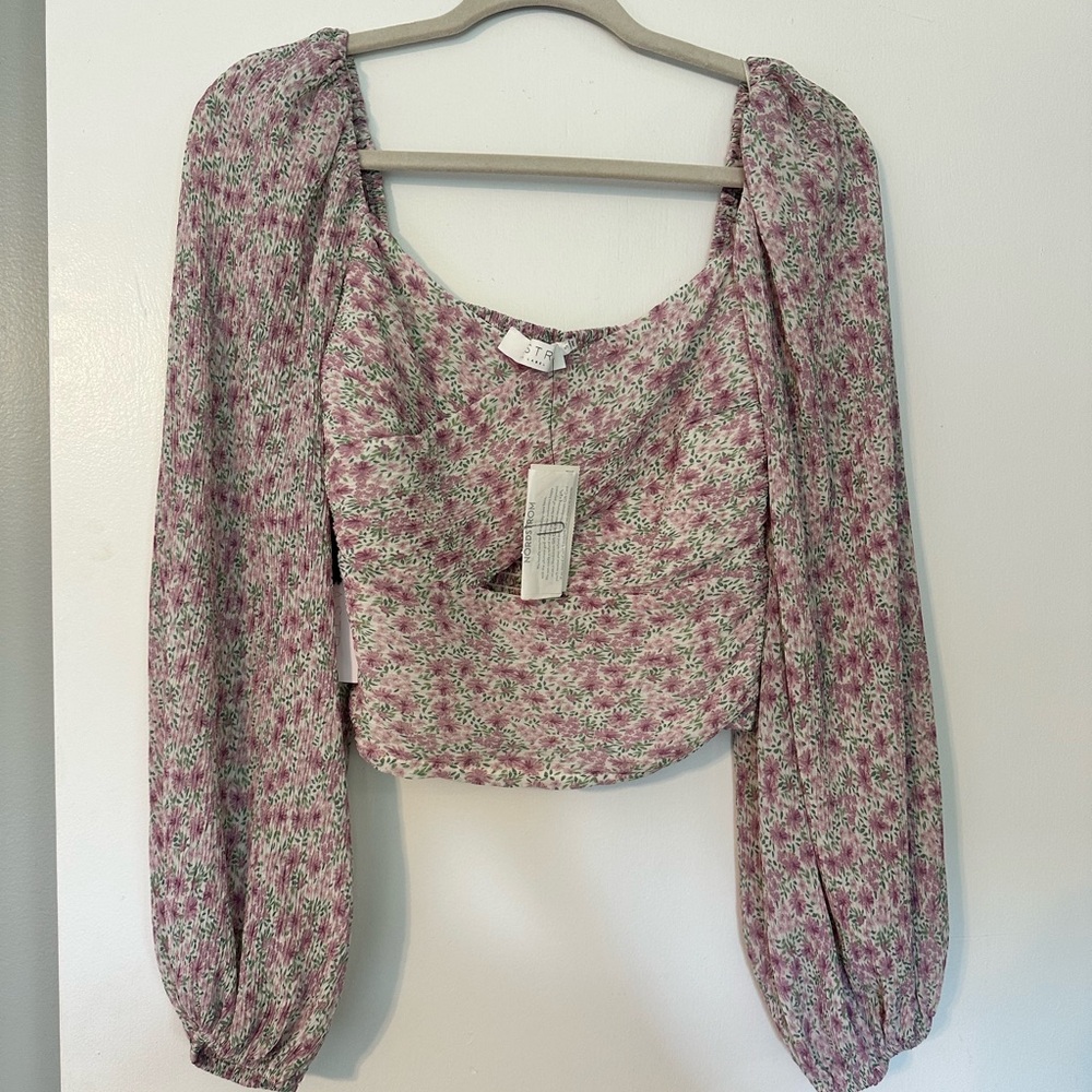 Astr NWT Floral Print Top